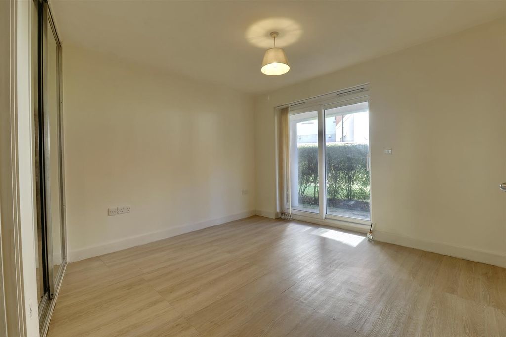 Additional image 8 of 1 bed flat for saleGunwharf Quays, Portsmouth PO1