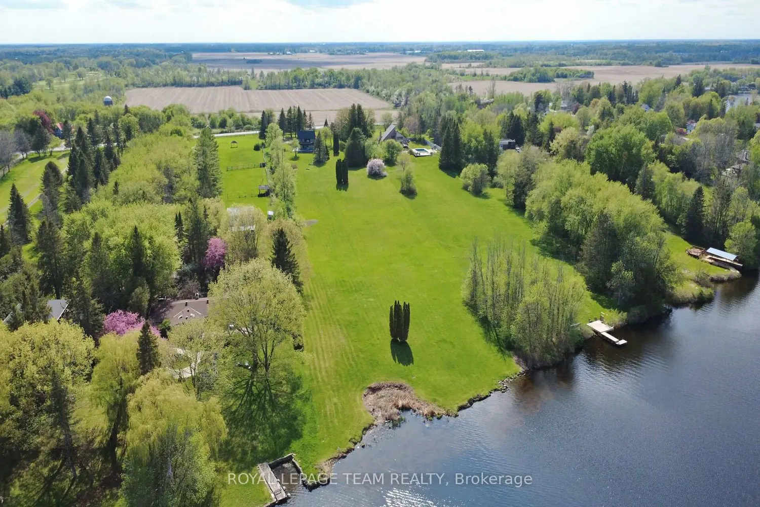 5965 Rideau Valley Drive