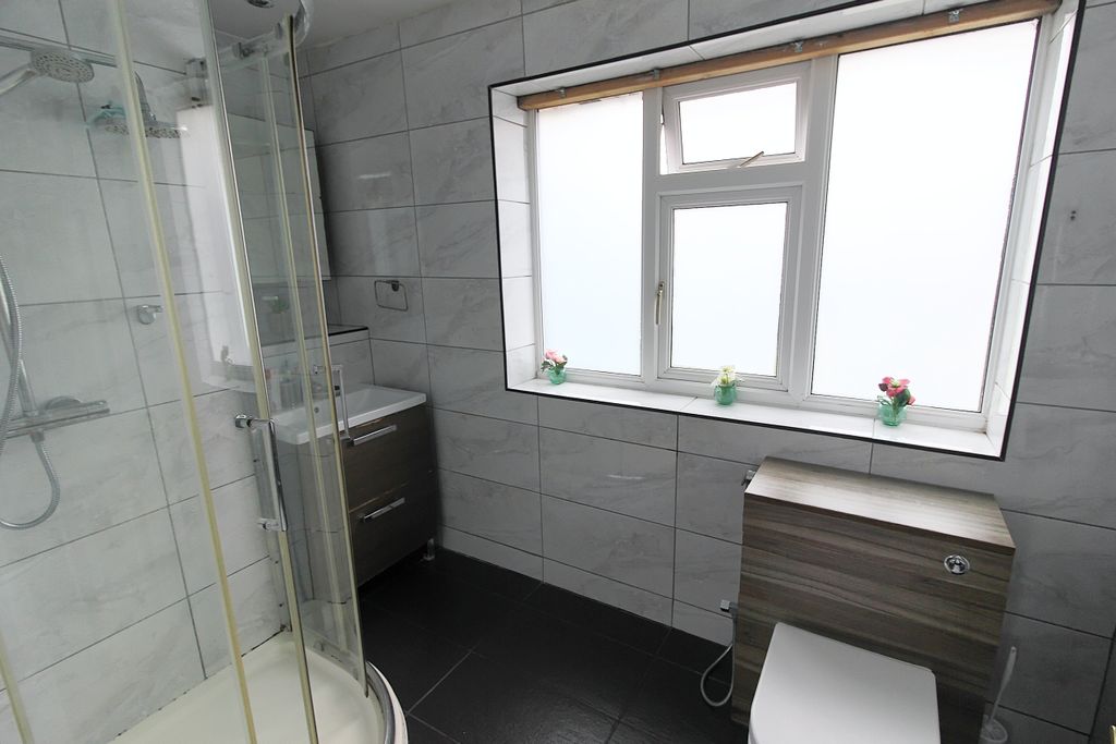 Additional image 9 of 4 bed semi-detached house for saleRosemead Drive, Oadby LE2
