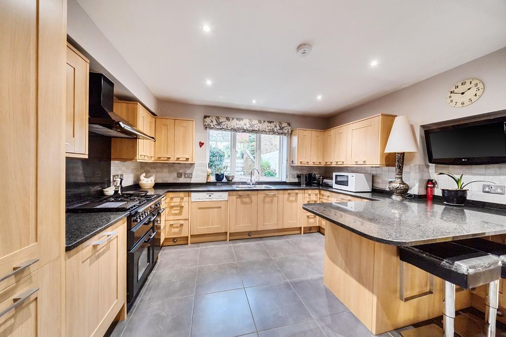 Additional image 13 of 4 bed terraced house for saleTrinity Place, Windsor SL4