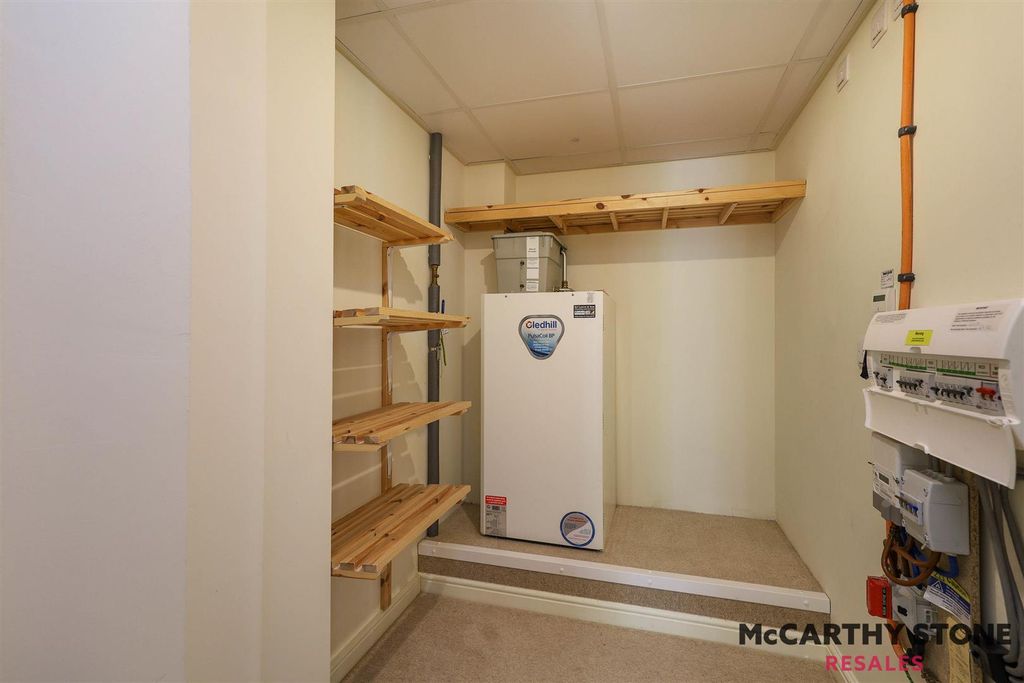 Additional image 15 of 2 bed flat for saleSomers Brook Court, Newport, Isle Of Wight PO30