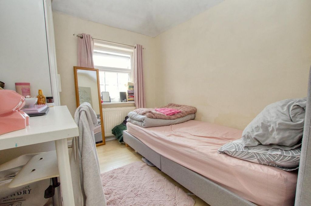 Additional image 11 of 3 bed semi-detached house for saleCornwall Road, Southampton SO18