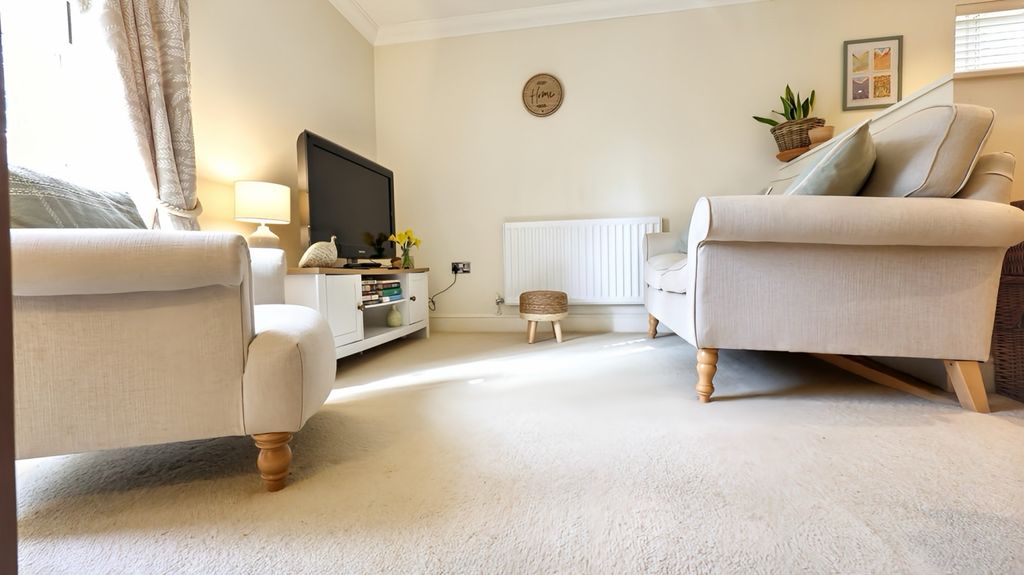 Additional image 4 of 2 bed flat for saleFlat 1 Chichester House, 45A Woodgreen, Witney OX28