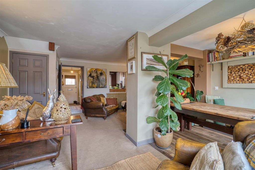 Additional image 3 of 3 bed semi-detached house for saleBayfields, Gillingham SP8