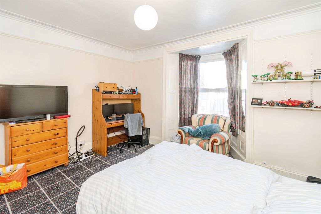 Additional image 7 of 4 bed end terrace house for saleAvenue Road, Southampton SO14