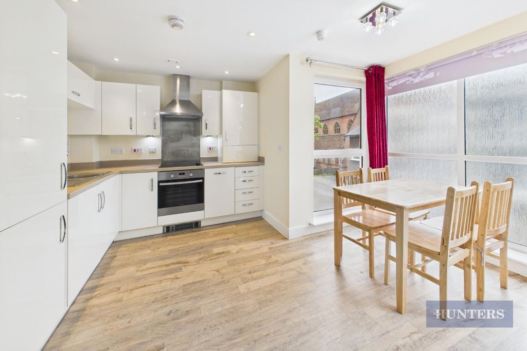 Additional image 3 of 2 bed flat for saleAlexander Place, The Avenue, Southampton SO17