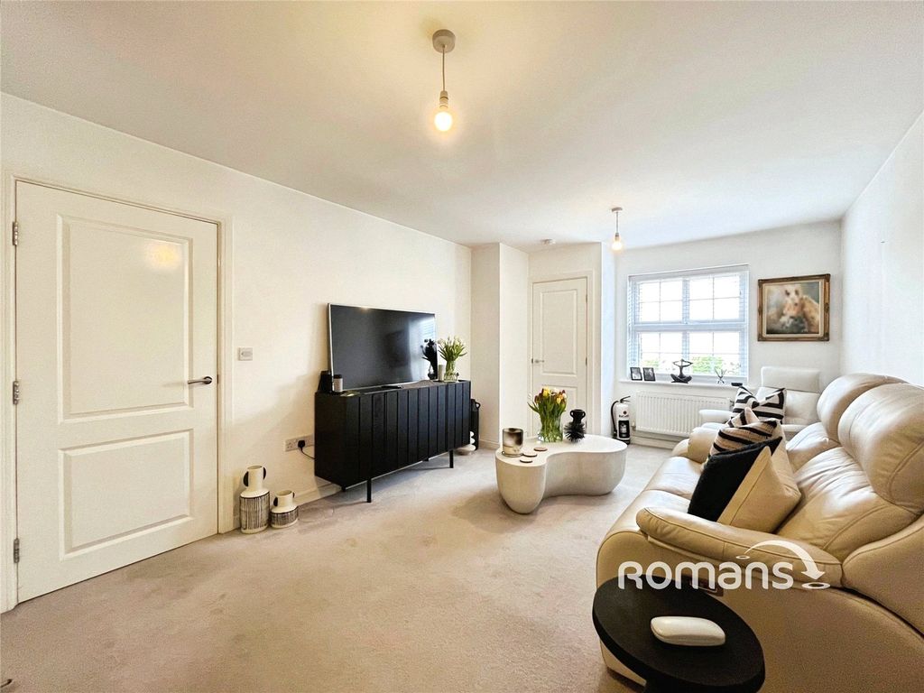 Additional image 3 of 2 bed maisonette for saleUrnfield, Yateley, Hampshire GU46