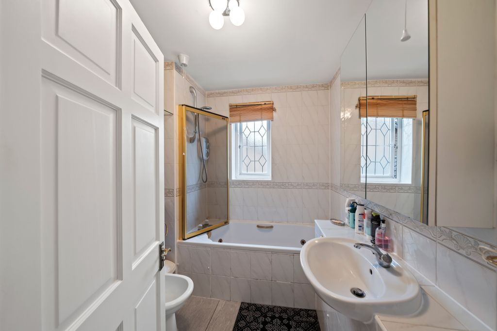 Additional image 15 of 4 bed detached house for saleCleveland Gardens, Worcester Park KT4