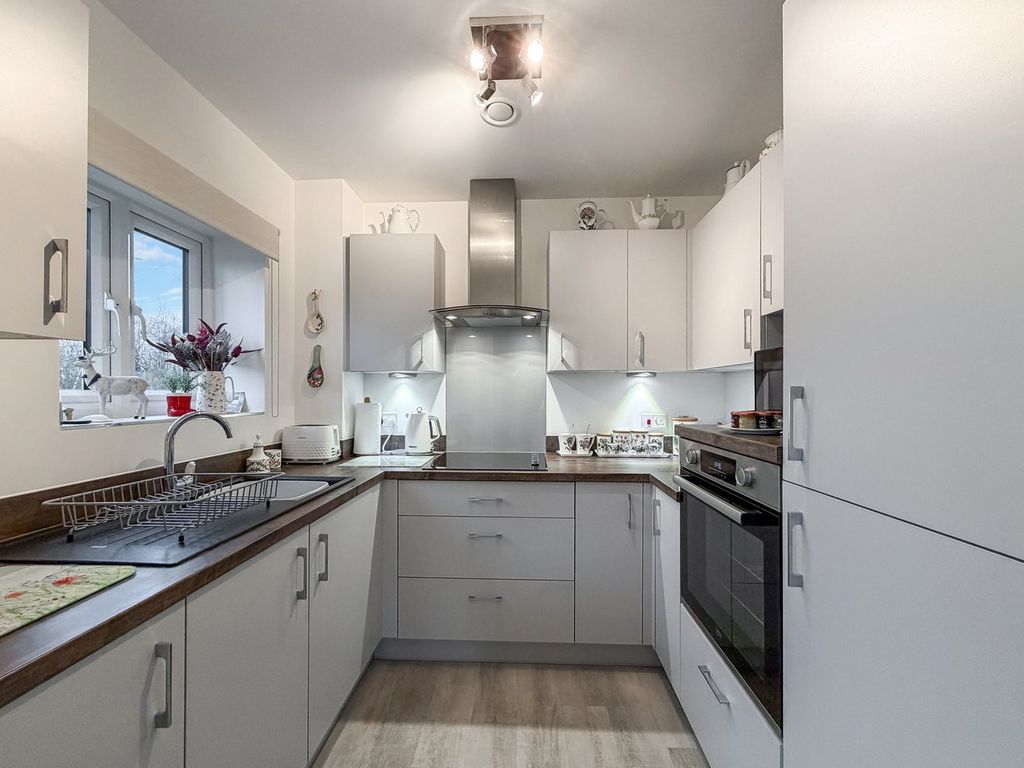 1 bed flat for saleSquadron House, Eagle Way, Martlesham IP5 photo 2