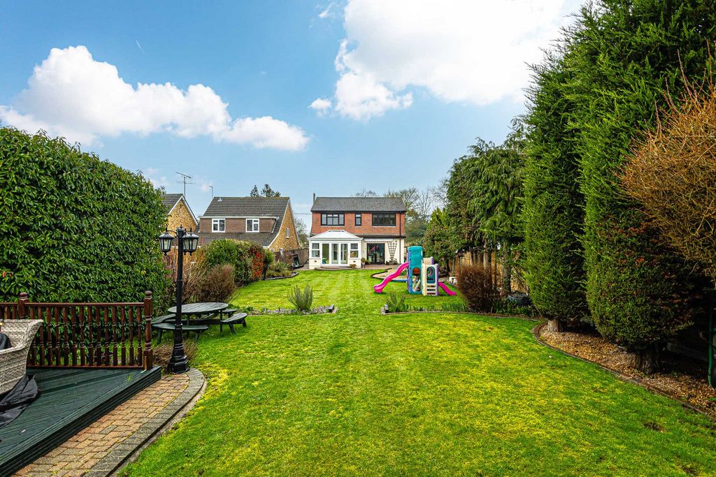 Additional image 2 of 4 bed detached house for saleCastledon Road, Wickford SS12