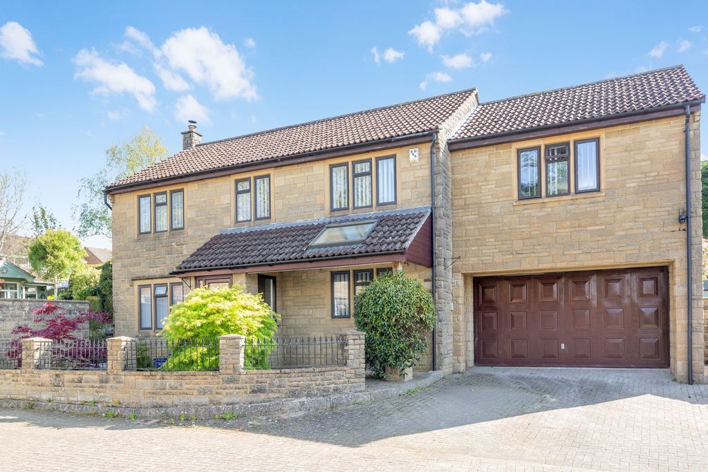 5 bed detached house for saleParcroft Gardens, Yeovil BA20