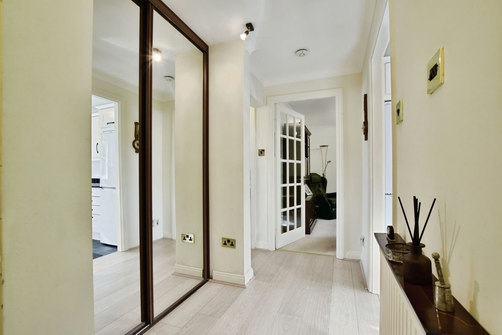 Additional image 5 of 2 bed flat for saleWoodacres Court, Wilmslow, Cheshire SK9