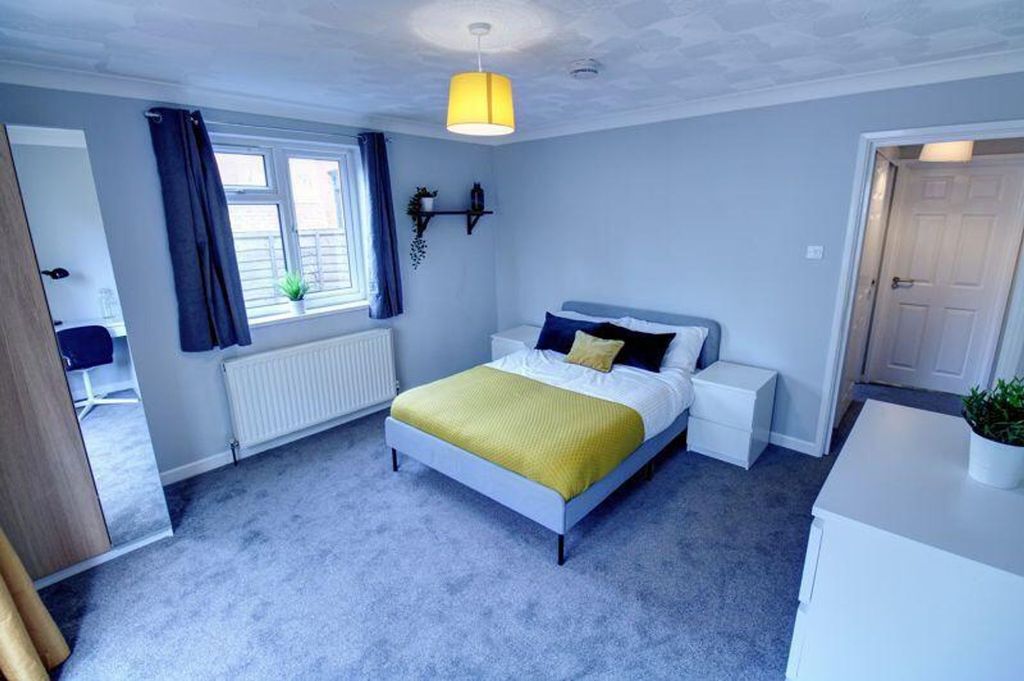 Additional image 2 of 5 bed semi-detached house for saleBurlington Road, Southampton SO15
