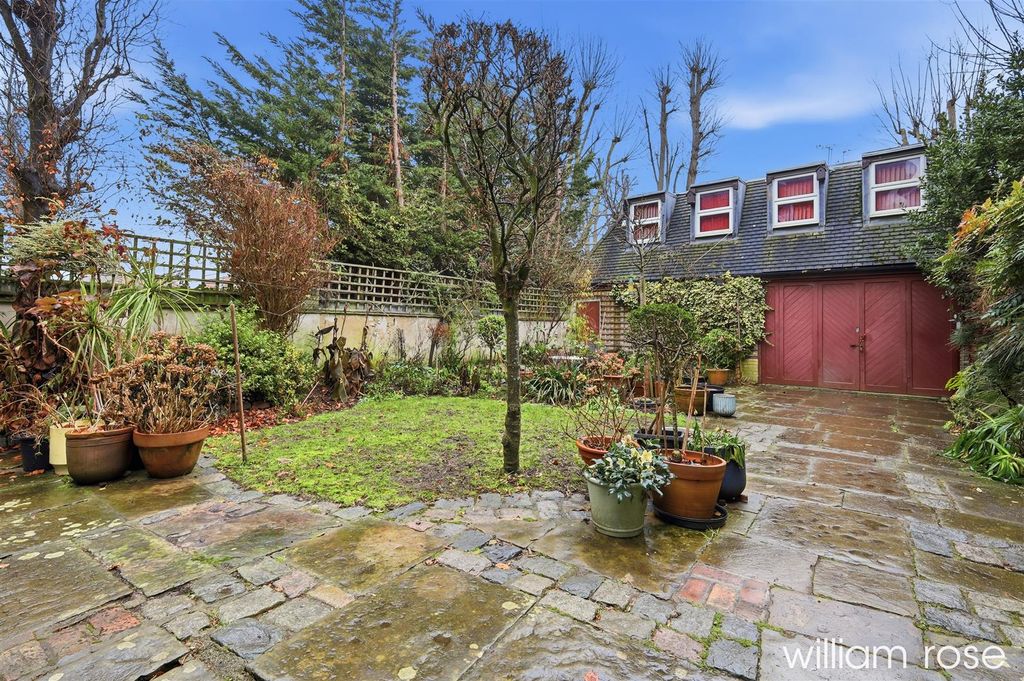 Additional image 29 of 7 bed semi-detached house for saleBroomhill Road, Woodford Green IG8