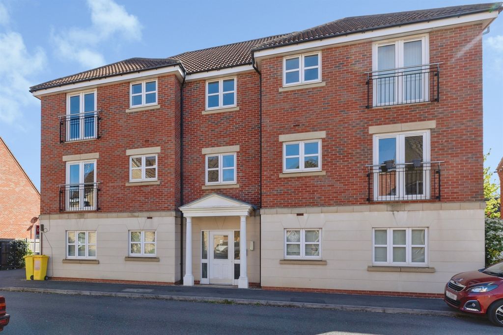 2 bed flat for saleStillington Crescent, Hamilton, Leicester LE5