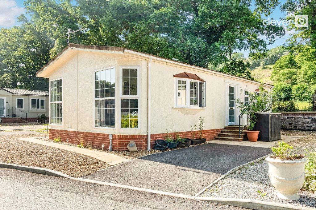 2 bed detached bungalow for saleBedford Bridge, Magpie PL20