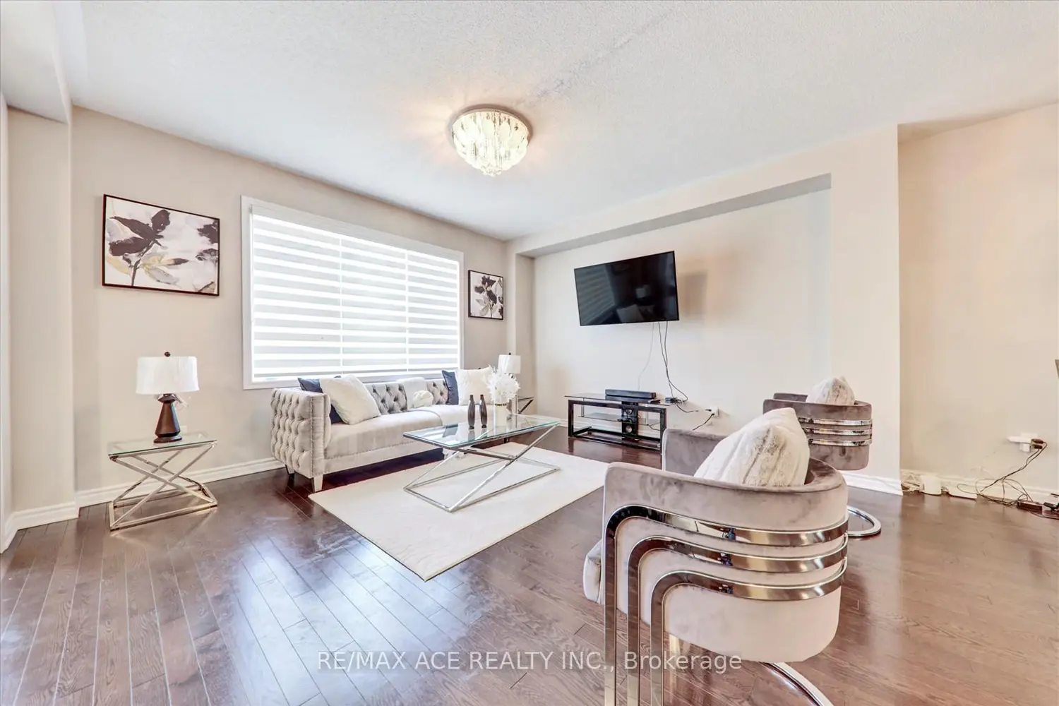 60 Westfield Drive photo 4