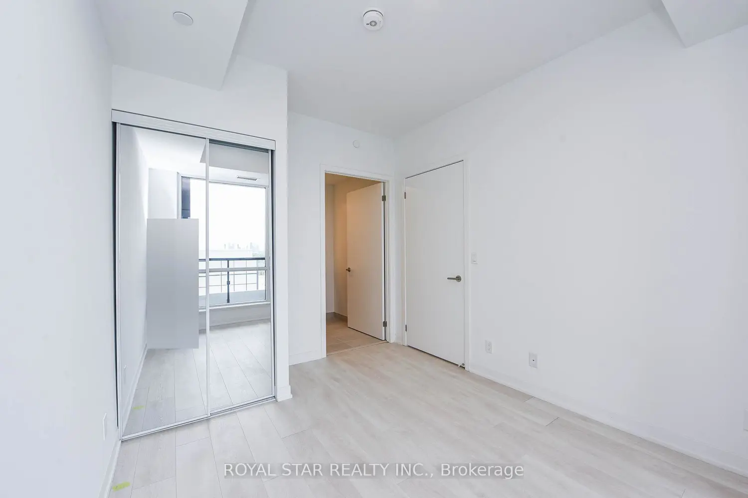 Additional image 9 of 7950 Bathurst Street 1502