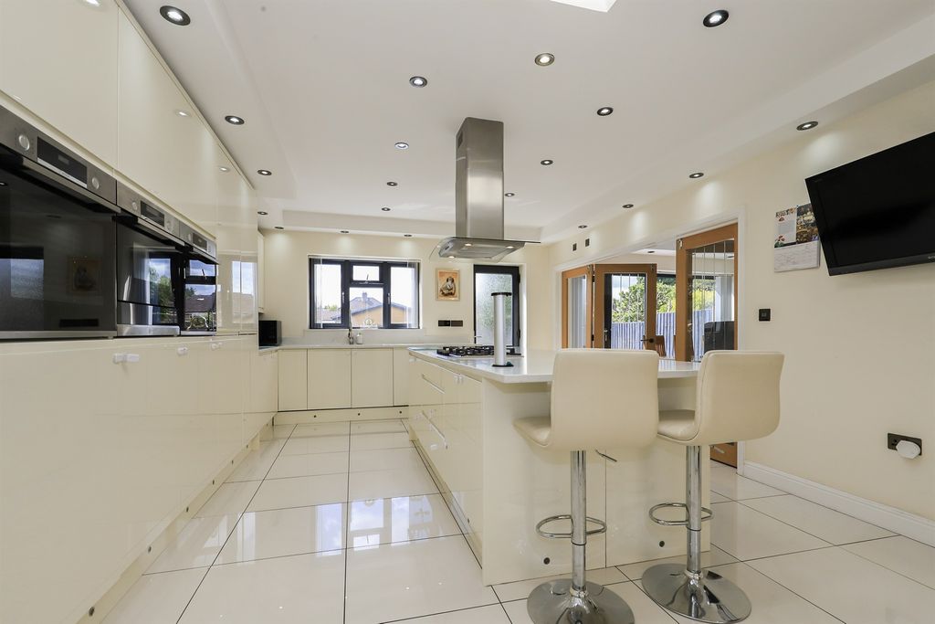Additional image 3 of 4 bed semi-detached house for saleHonor Avenue, Goldthorn Park, Wolverhampton WV4