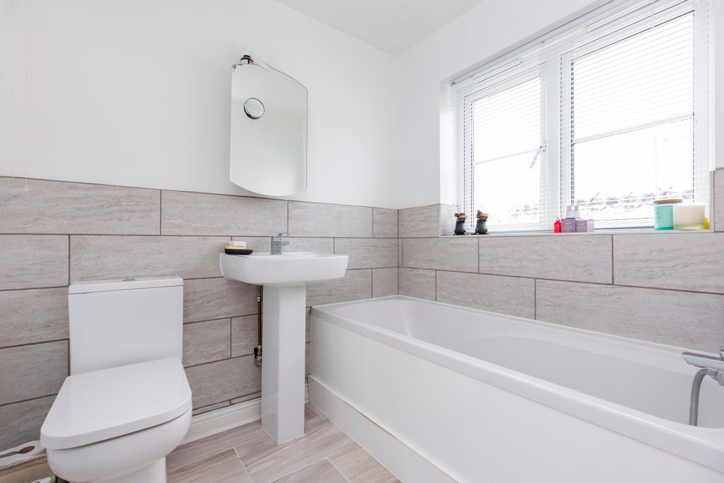 Additional image 6 of 3 bed terraced house for saleBayfields, Gillingham SP8