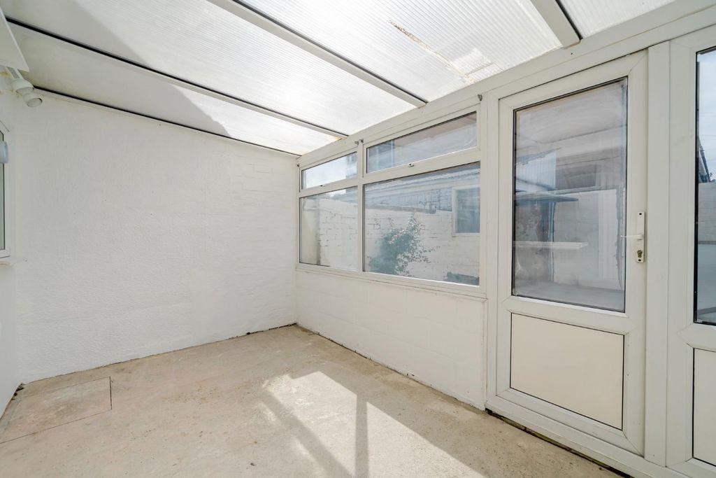 Additional image 5 of 4 bed end terrace house for saleFarlington Road, Portsmouth PO2