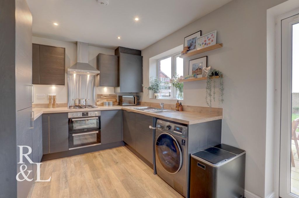 Additional image 6 of 3 bed semi-detached house for salePoplar Close, Overseal DE12