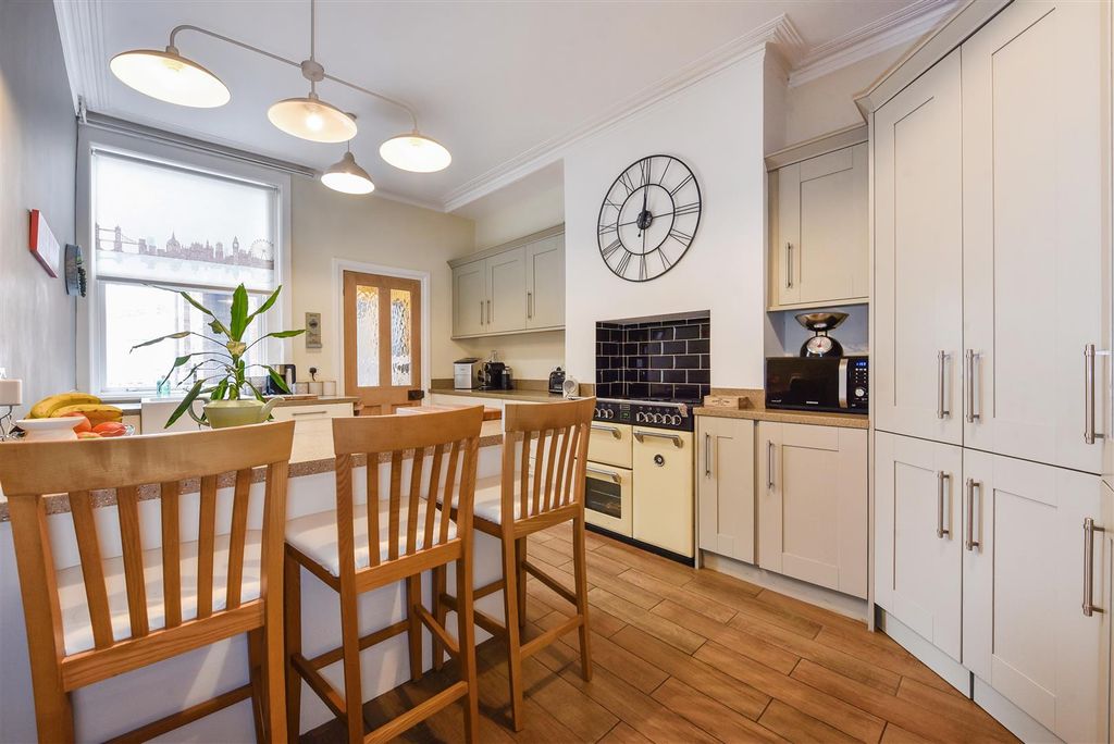 Additional image 4 of 5 bed terraced house for saleGladys Avenue, Portsmouth PO2
