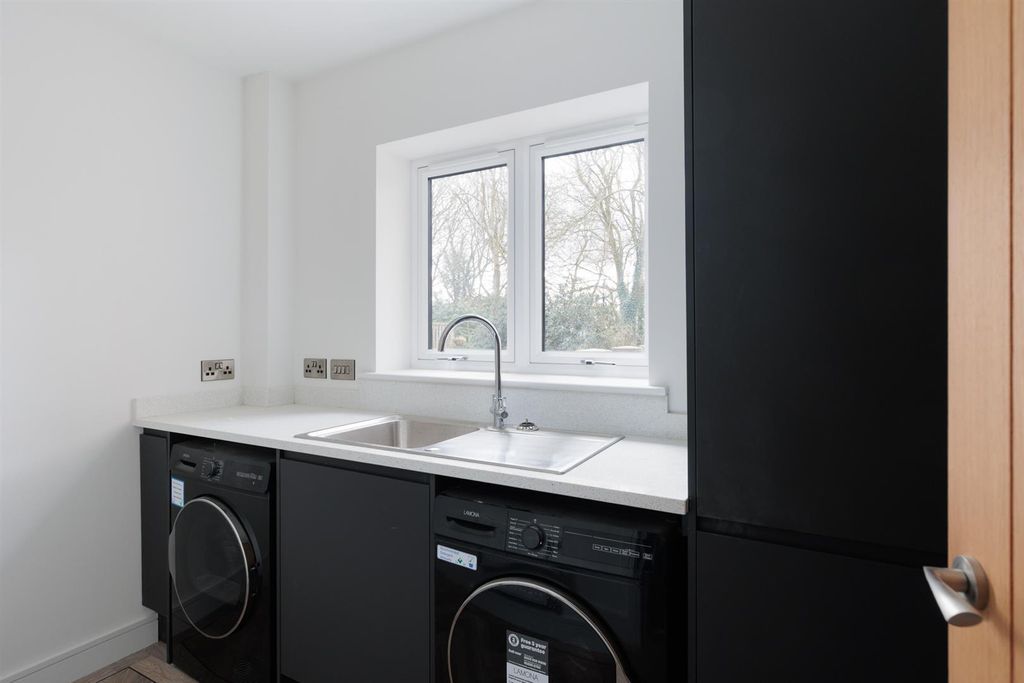 Additional image 13 of 5 bed detached house for saleSidmouth Avenue, Newcastle Under Lyme ST5