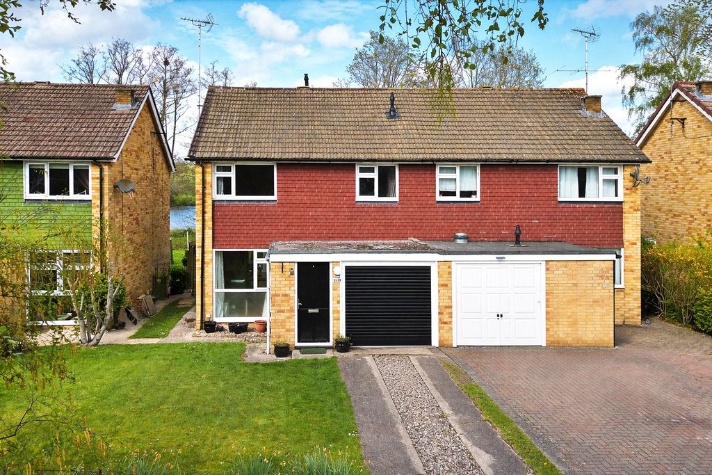 4 bed semi-detached house for saleWeybridge Mead, Yateley, Hampshire GU46