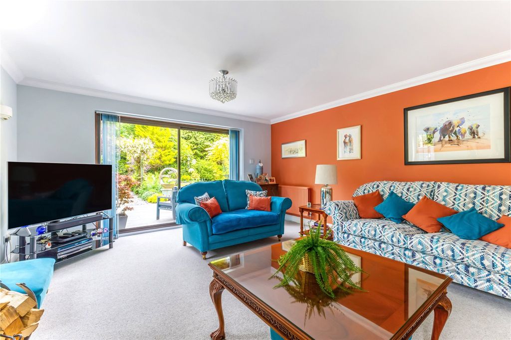 Additional image 5 of 4 bed detached house for saleKiln Ride, Finchampstead, Wokingham RG40