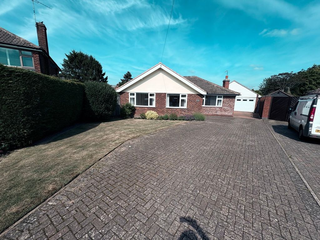 4 bed detached bungalow for saleBrowns Close, Sapcote, Leicester LE9