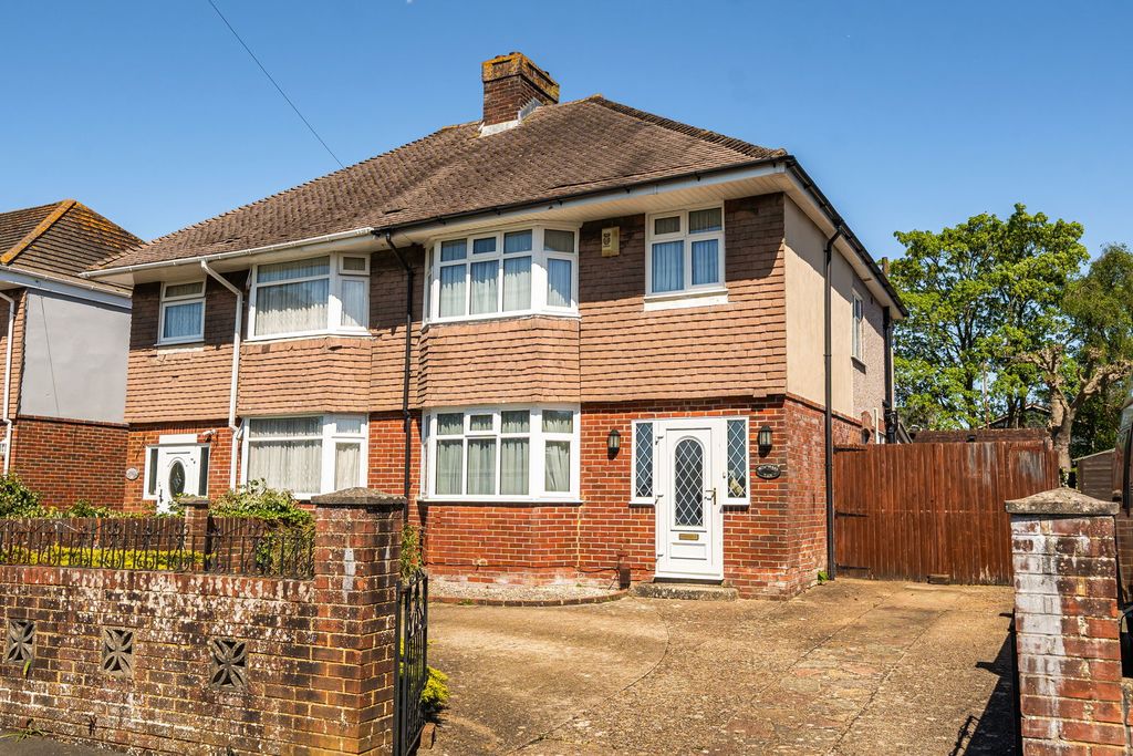 3 bed semi-detached house for saleValentine Avenue, Sholing, Southampton SO19