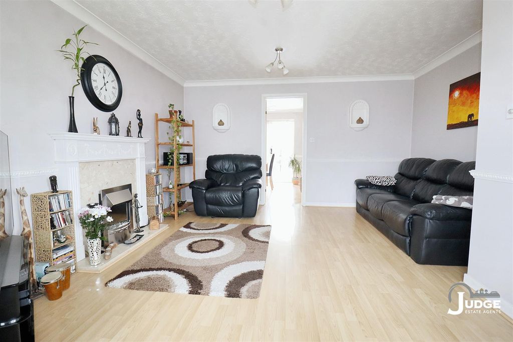 Additional image 3 of 4 bed detached house for saleWheatfield Close, Glenfield, Leicester LE3