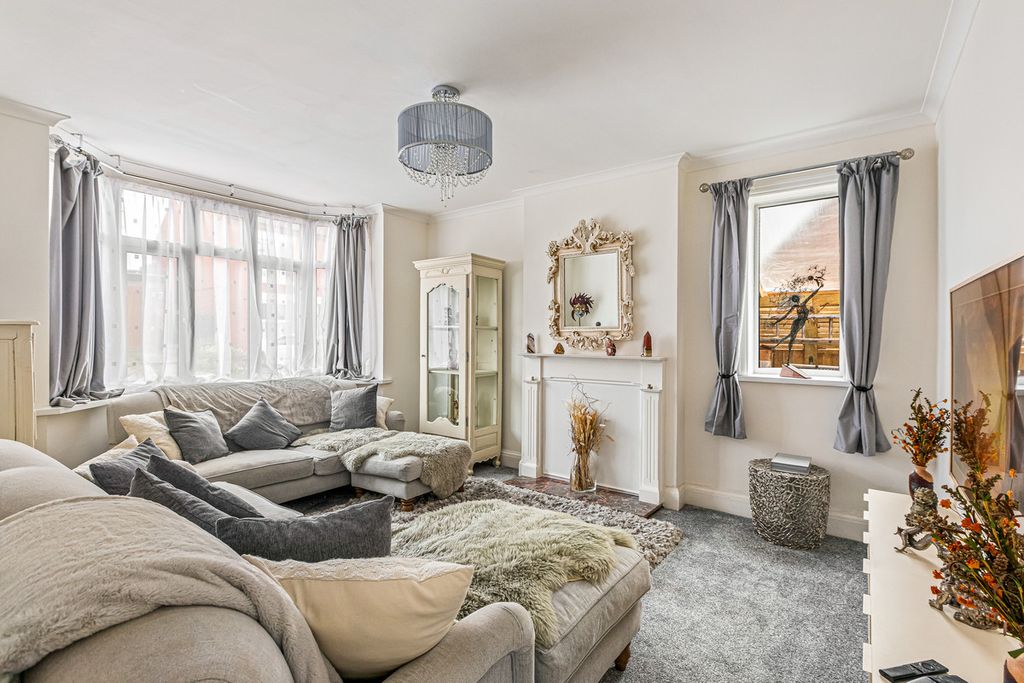 Additional image 10 of 3 bed detached house for salePine Road, Glenfield LE3