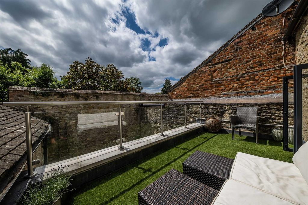 Additional image 11 of 2 bed terraced house for saleOxford Street, Woodstock OX20