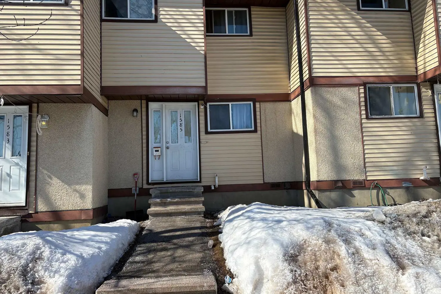 1585 Feather Lane
