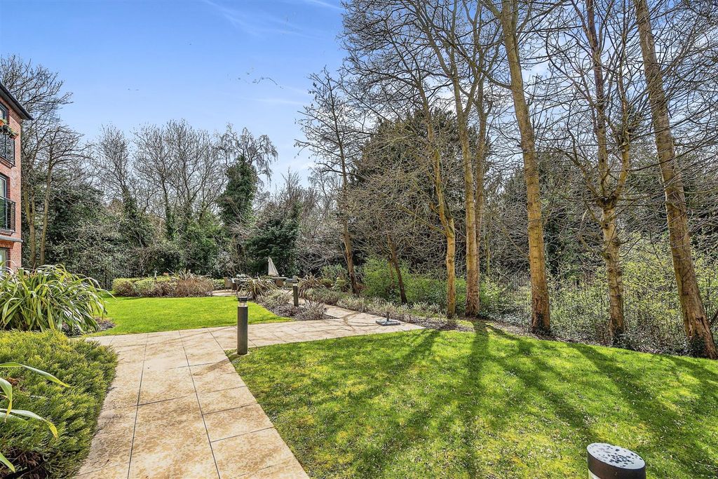 Additional image 17 of 2 bed flat for saleThorneycroft, Wood Road, Tettenhall WV6