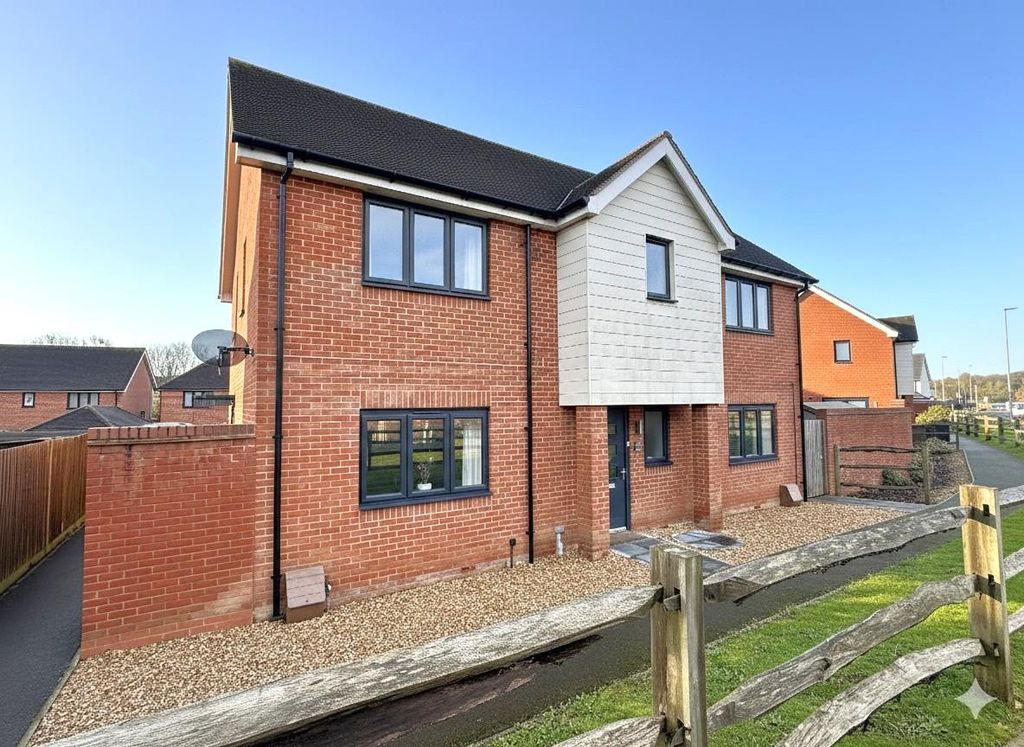 2 bed maisonette for saleClaypit Copse, Bursledon, Southampton SO31