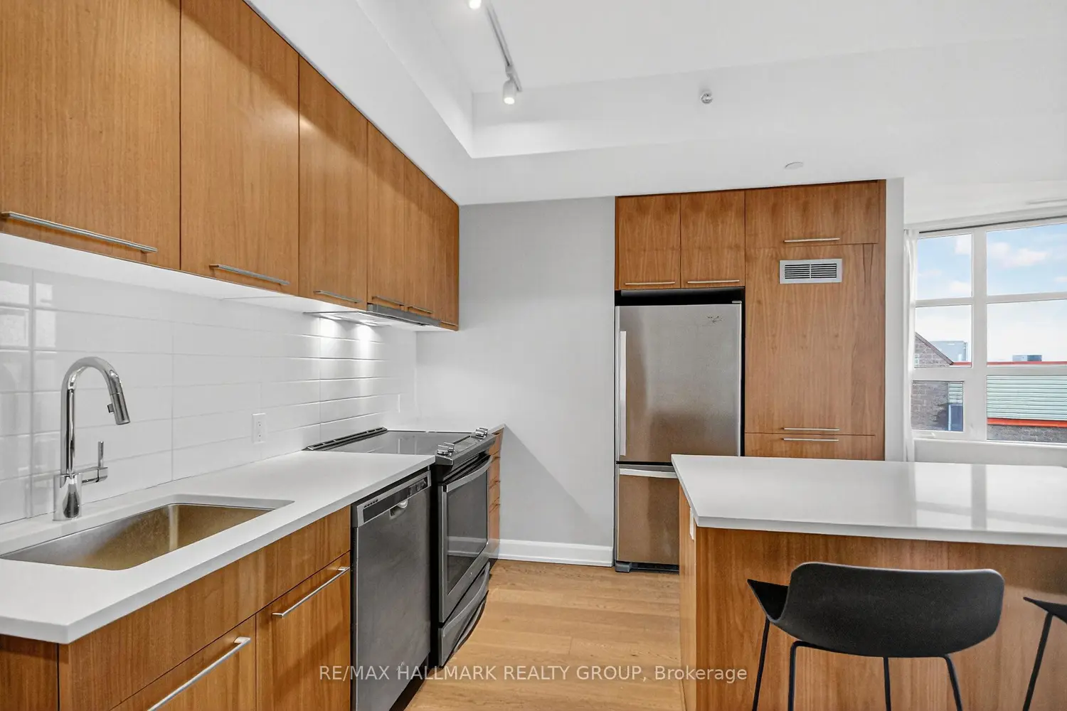 Additional image 7 of 10 Rosemount Avenue 503