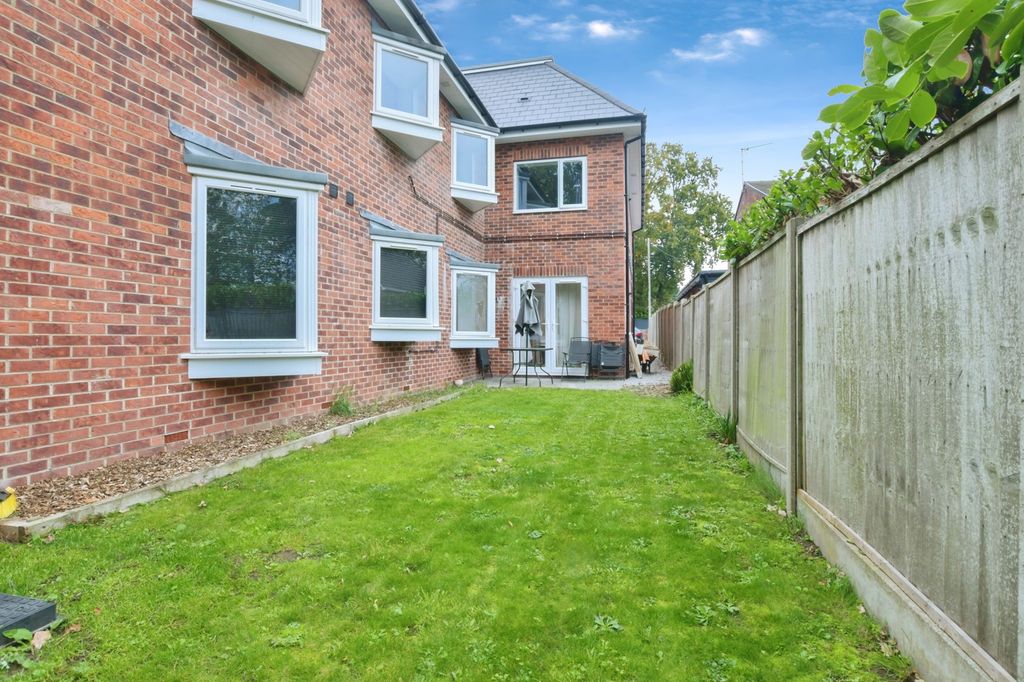 Additional image 16 of 2 bed flat for saleWimborne Road West, Colehill, Wimborne, Dorset BH21