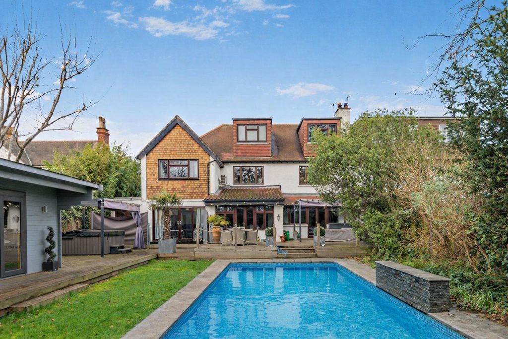 Additional image 2 of 7 bed semi-detached house for saleFordbridge Road, Ashford TW15