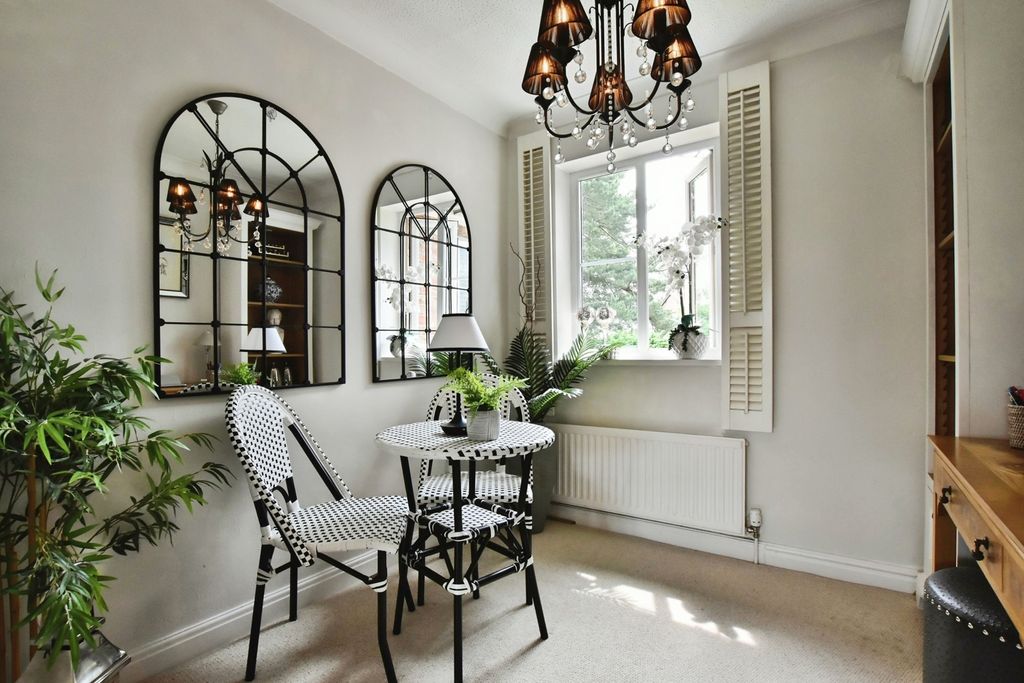 Additional image 4 of 2 bed flat for saleWoodacres Court, Wilmslow, Cheshire SK9