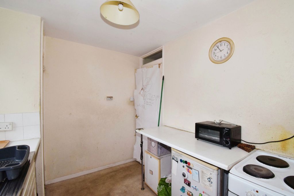 Additional image 8 of 2 bed flat for saleHotoft Road, Leicester, Leicestershire LE5