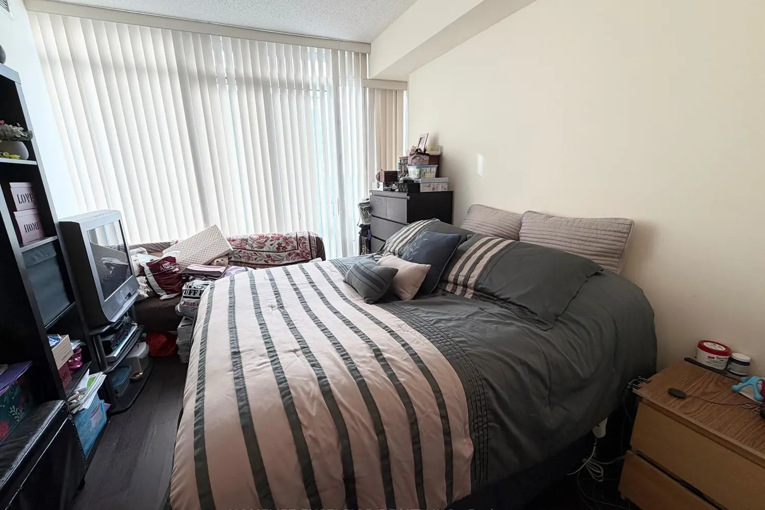 Additional image 9 of 15 Windermere Avenue 2411