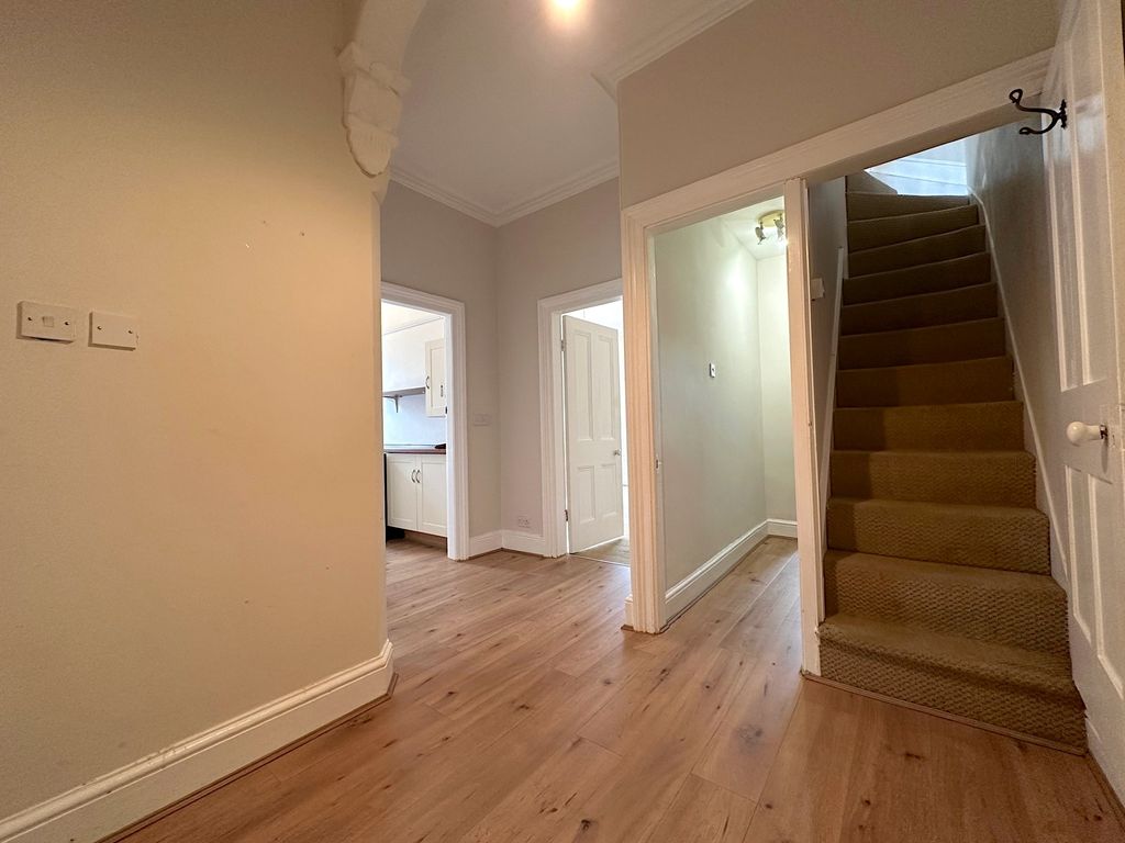 Additional image 2 of 2 bed flat for saleTettenhall Road, Tettenhall, Wolverhampton WV6