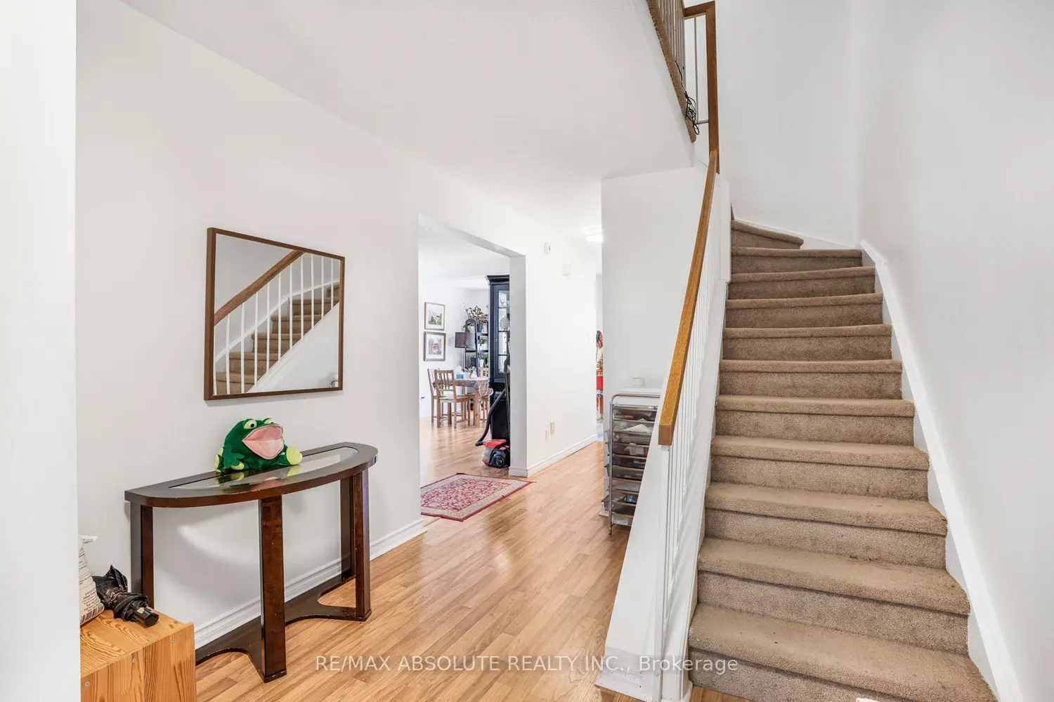 677 Mathieu Way photo 4