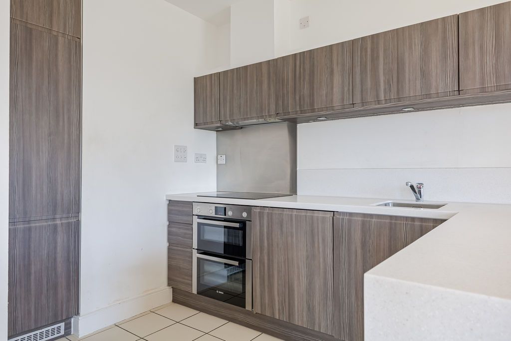 Additional image 8 of 2 bed flat for saleLewiston Close, Worcester Park KT4