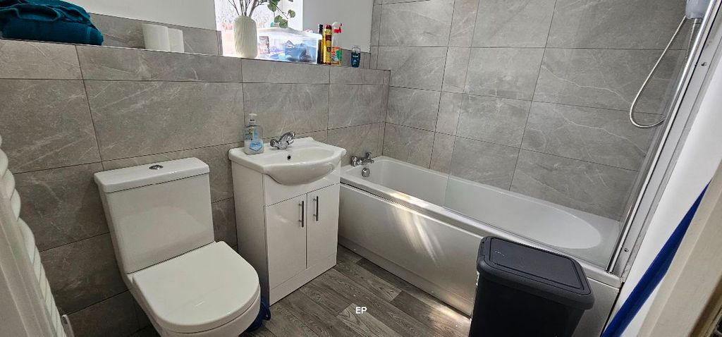 Additional image 9 of 2 bed flat for saleBrompton Road, Hamilton, Leicester LE5