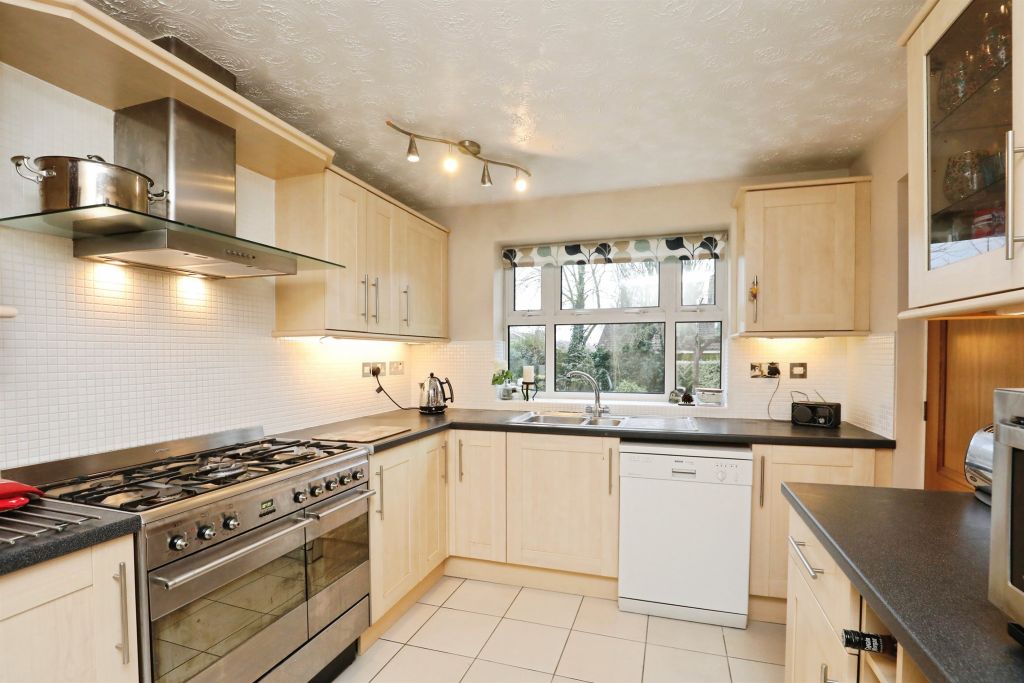 Additional image 18 of 4 bed detached house for saleBarnham Broom Road, Wymondham NR18
