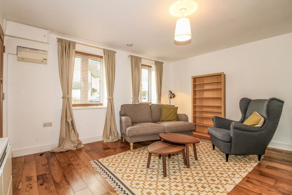 Additional image 3 of 1 bed flat for saleDukes Court, Woodstock OX20